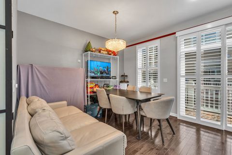 Tiny photo for 843 Lexington Circle E, Des Plaines, IL 60016 (MLS # 12488341)