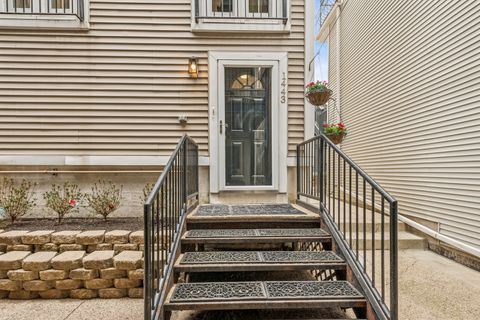 1443 N Mohawk Street 4 Chicago IL 60610