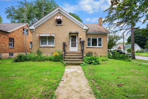 Photo of 867 Clay Street, Woodstock, IL 60098 (MLS # 12775928)