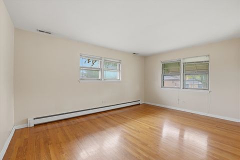 Tiny photo for 814 N GREENWOOD Avenue, Park Ridge, IL 60068 (MLS # 12633676)