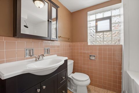 Tiny photo for 814 N GREENWOOD Avenue, Park Ridge, IL 60068 (MLS # 12633676)
