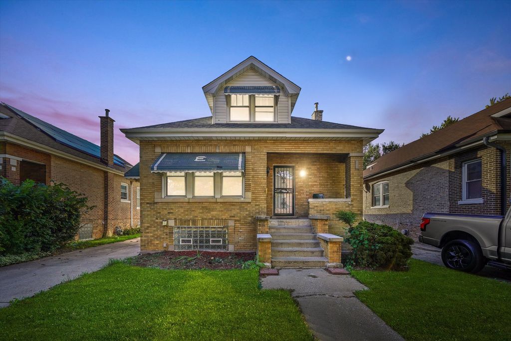 Photo for 1430 S 10th Avenue, Maywood, IL 60153 (MLS # 12499284)