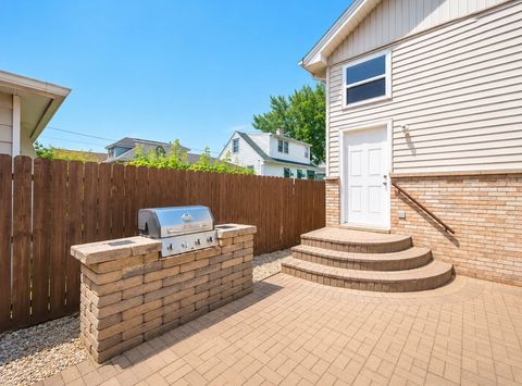 Tiny photo for 7319 W 58th Place, Summit, IL 60501 (MLS # 12664551)