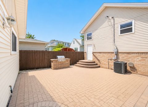 Tiny photo for 7319 W 58th Place, Summit, IL 60501 (MLS # 12664551)