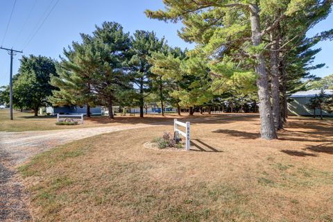 Tiny photo for 8449 Hickory Hills Road, Rock Falls, IL 61071 (MLS # 12487862)