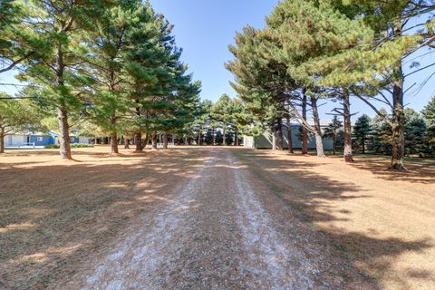Tiny photo for 8449 Hickory Hills Road, Rock Falls, IL 61071 (MLS # 12487862)