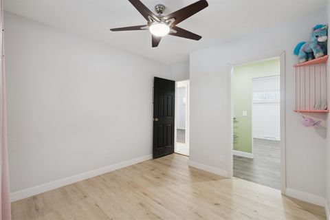 Tiny photo for 1727 W 69th St Street, Davenport, IA 52806 (MLS # 100000217)