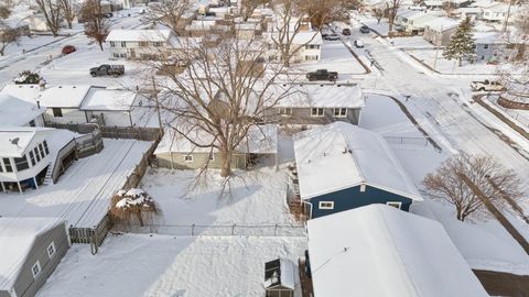 Tiny photo for 1727 W 69th St Street, Davenport, IA 52806 (MLS # 100000217)