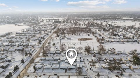 Tiny photo for 1727 W 69th St Street, Davenport, IA 52806 (MLS # 100000217)