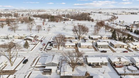 Tiny photo for 1727 W 69th St Street, Davenport, IA 52806 (MLS # 100000217)