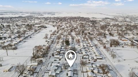 Tiny photo for 1727 W 69th St Street, Davenport, IA 52806 (MLS # 100000217)