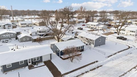 Tiny photo for 1727 W 69th St Street, Davenport, IA 52806 (MLS # 100000217)