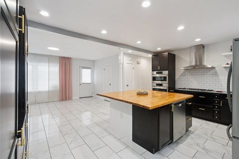 Tiny photo for 1727 W 69th St Street, Davenport, IA 52806 (MLS # 100000217)