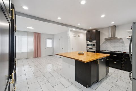 Tiny photo for 1727 W 69th St Street, Davenport, IA 52806 (MLS # 100000217)