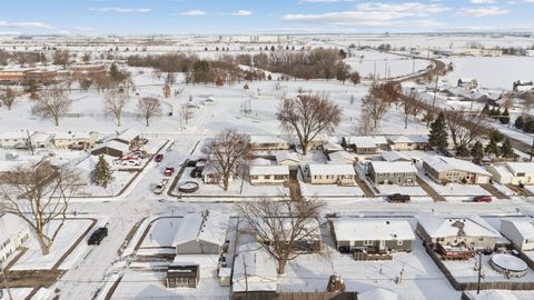 Tiny photo for 1727 W 69th St Street, Davenport, IA 52806 (MLS # 100000217)