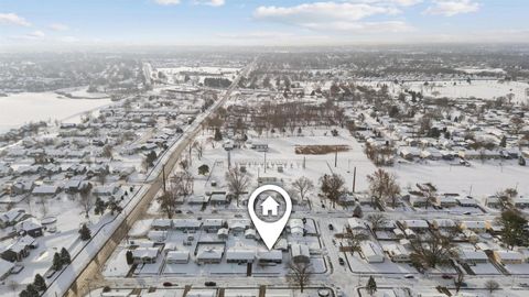 Tiny photo for 1727 W 69th St Street, Davenport, IA 52806 (MLS # 100000217)