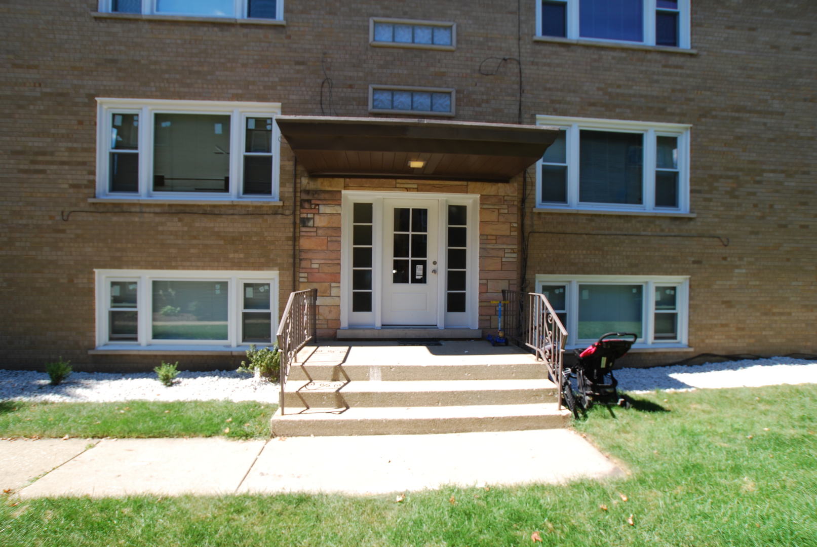 View North Riverside, IL 60546 condo