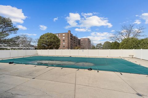 Tiny photo for 917 Vose Drive #304, Gurnee, IL 60031 (MLS # 12448673)