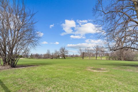 Tiny photo for 917 Vose Drive #304, Gurnee, IL 60031 (MLS # 12448673)