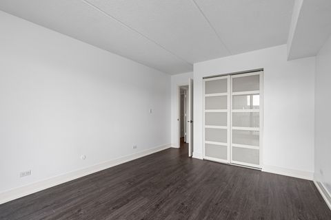 Tiny photo for 917 Vose Drive #304, Gurnee, IL 60031 (MLS # 12448673)