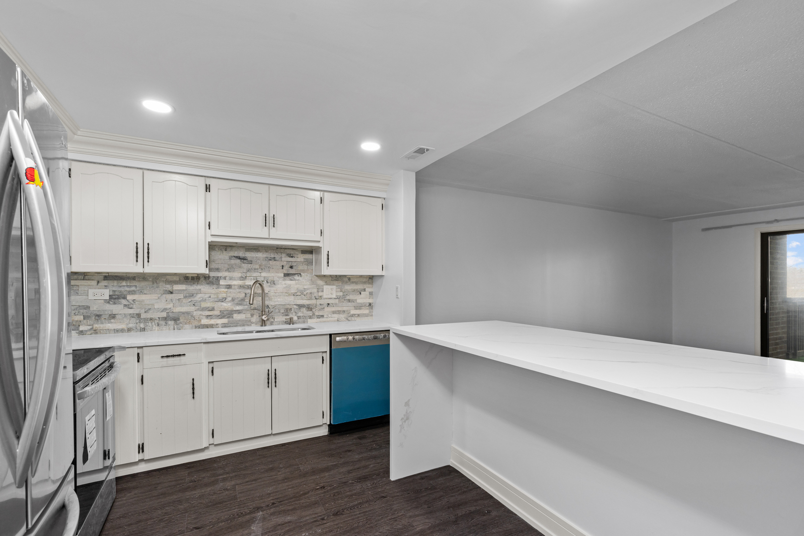 917 Vose Drive 304