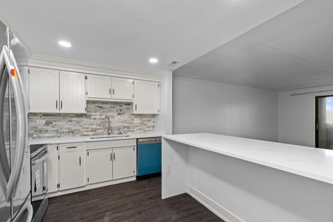 Tiny photo for 917 Vose Drive #304, Gurnee, IL 60031 (MLS # 12448673)