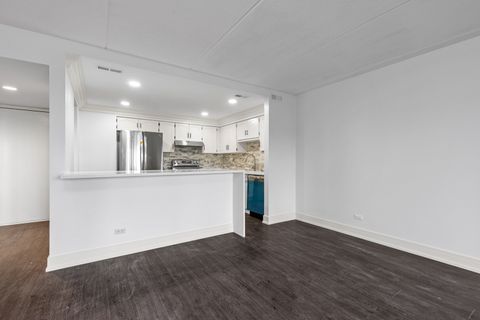Tiny photo for 917 Vose Drive #304, Gurnee, IL 60031 (MLS # 12448673)