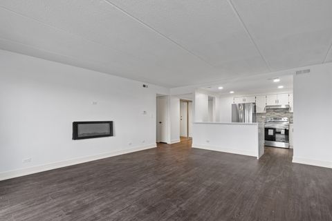 Tiny photo for 917 Vose Drive #304, Gurnee, IL 60031 (MLS # 12448673)