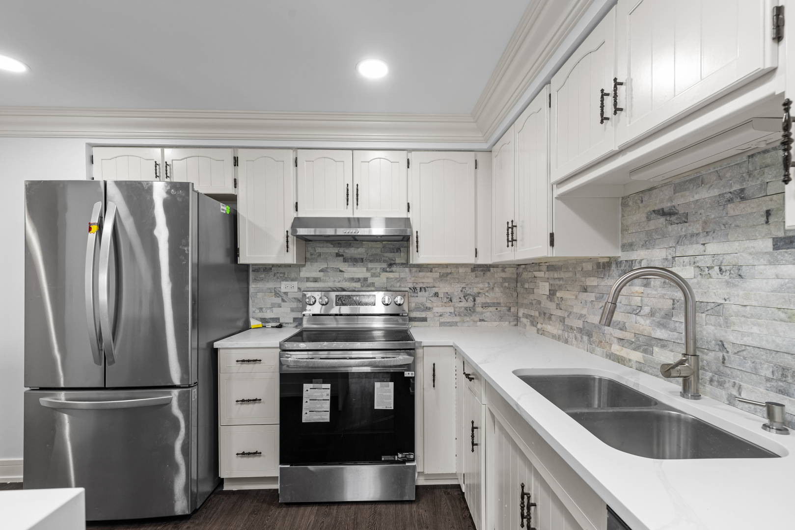 917 Vose Drive 304