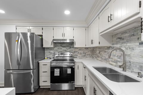 Tiny photo for 917 Vose Drive #304, Gurnee, IL 60031 (MLS # 12448673)