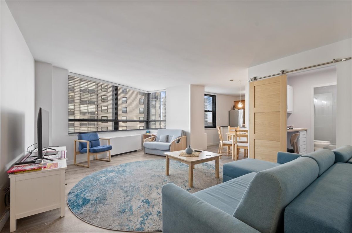 5701 N Sheridan Road 16C