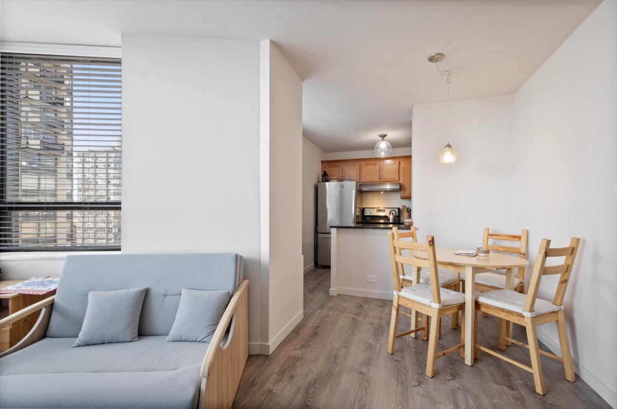 5701 N Sheridan Road 16C