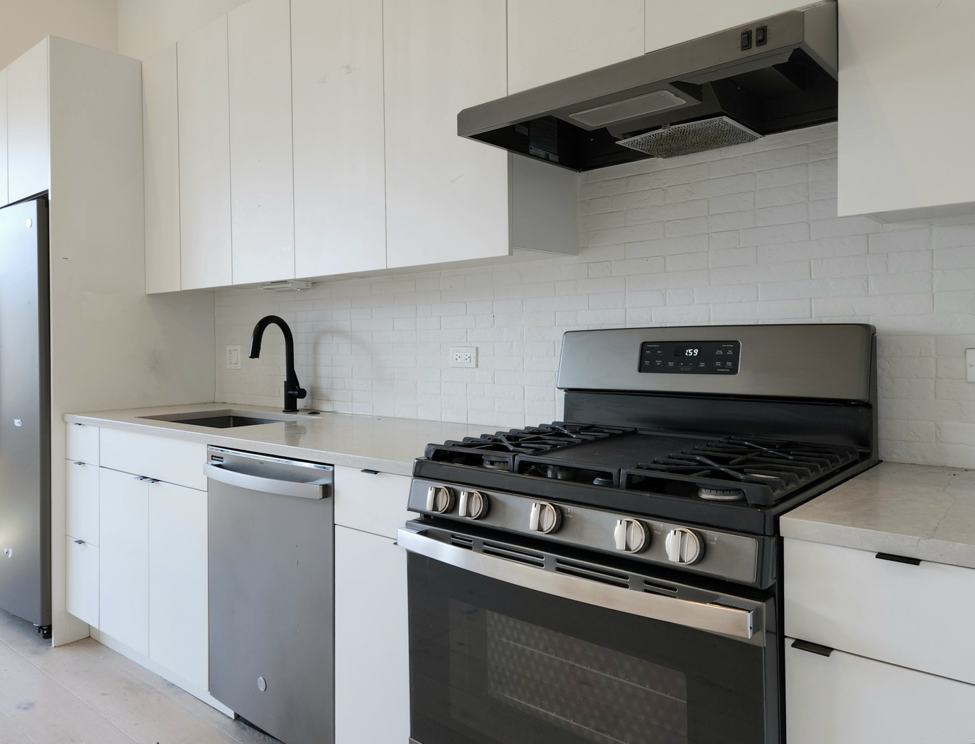 3228 W Palmer Street 13