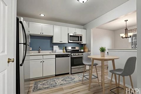 Tiny photo for 2404 Mallow Court #Z1, Schaumburg, IL 60194 (MLS # 12593055)