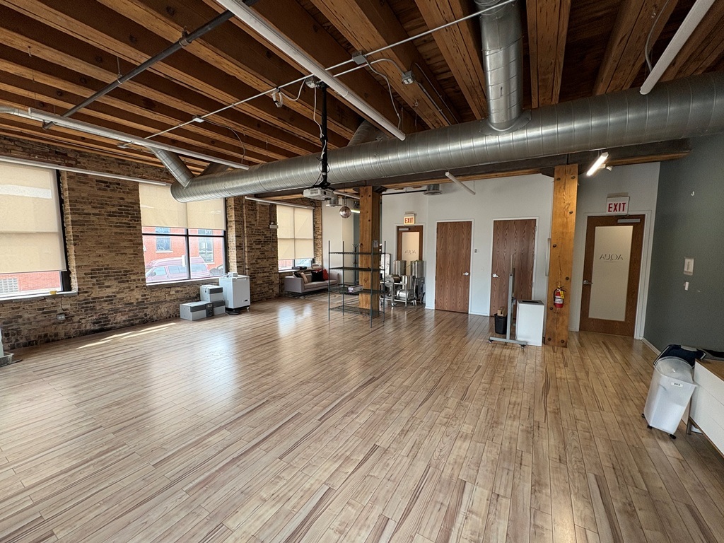 1500 W Carroll Avenue 1ST-FLOOR
