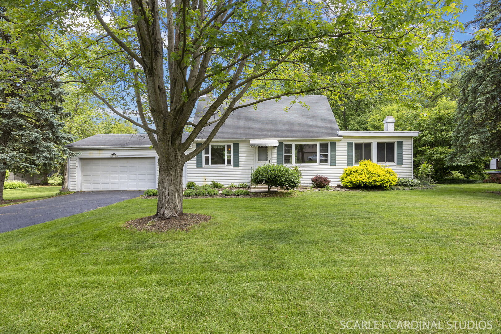 3N251 Lakewood Drive