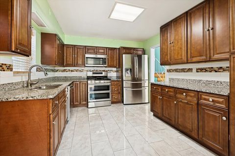 Tiny photo for 3836 W Estes Avenue, Lincolnwood, IL 60712 (MLS # 12488289)