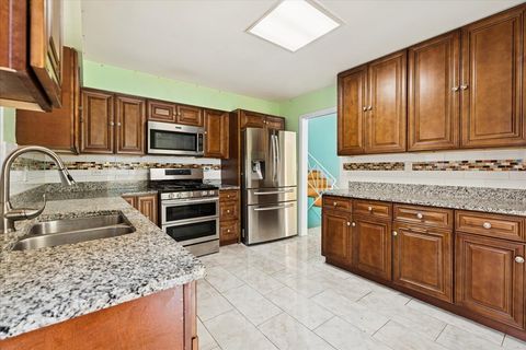 Tiny photo for 3836 W Estes Avenue, Lincolnwood, IL 60712 (MLS # 12488289)