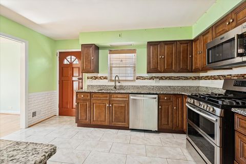 Tiny photo for 3836 W Estes Avenue, Lincolnwood, IL 60712 (MLS # 12488289)