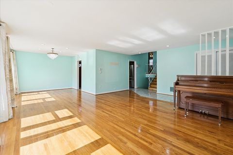 Tiny photo for 3836 W Estes Avenue, Lincolnwood, IL 60712 (MLS # 12488289)