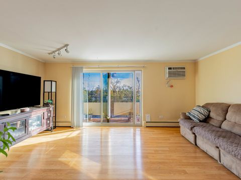 Tiny photo for 7434 W 111th Street #812, Worth, IL 60482 (MLS # 12507984)