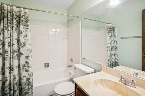 Tiny photo for 28 Regent Circle #B2, Schaumburg, IL 60193 (MLS # 12530108)