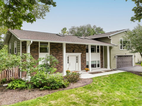 Photo of 28 Ashlawn Avenue, Oswego, IL 60543 (MLS # 12760012)