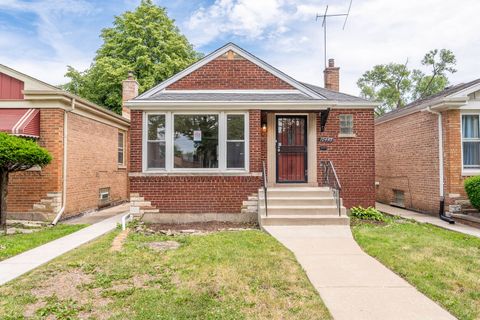 Photo of 10449 S Vernon Avenue, Chicago, IL 60628 (MLS # 12661563)