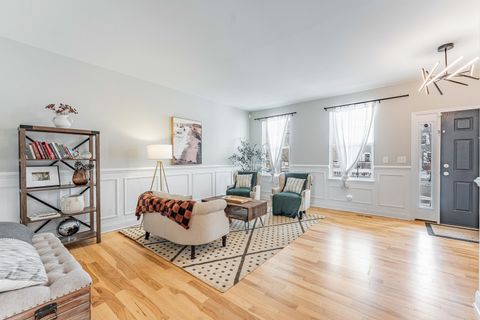 Tiny photo for 408 Fountain Avenue, Elgin, IL 60124 (MLS # 12610315)