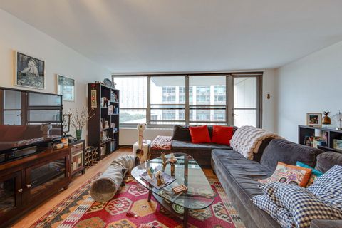 Tiny photo for 3550 N Lake Shore Drive #622, Chicago, IL 60657 (MLS # 12472734)