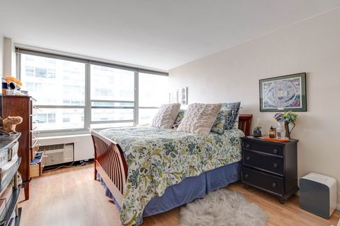 Tiny photo for 3550 N Lake Shore Drive #622, Chicago, IL 60657 (MLS # 12472734)