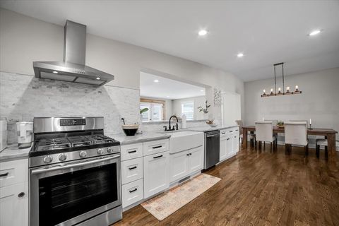 Tiny photo for 5165 N Canfield Avenue, Norridge, IL 60706 (MLS # 12560930)