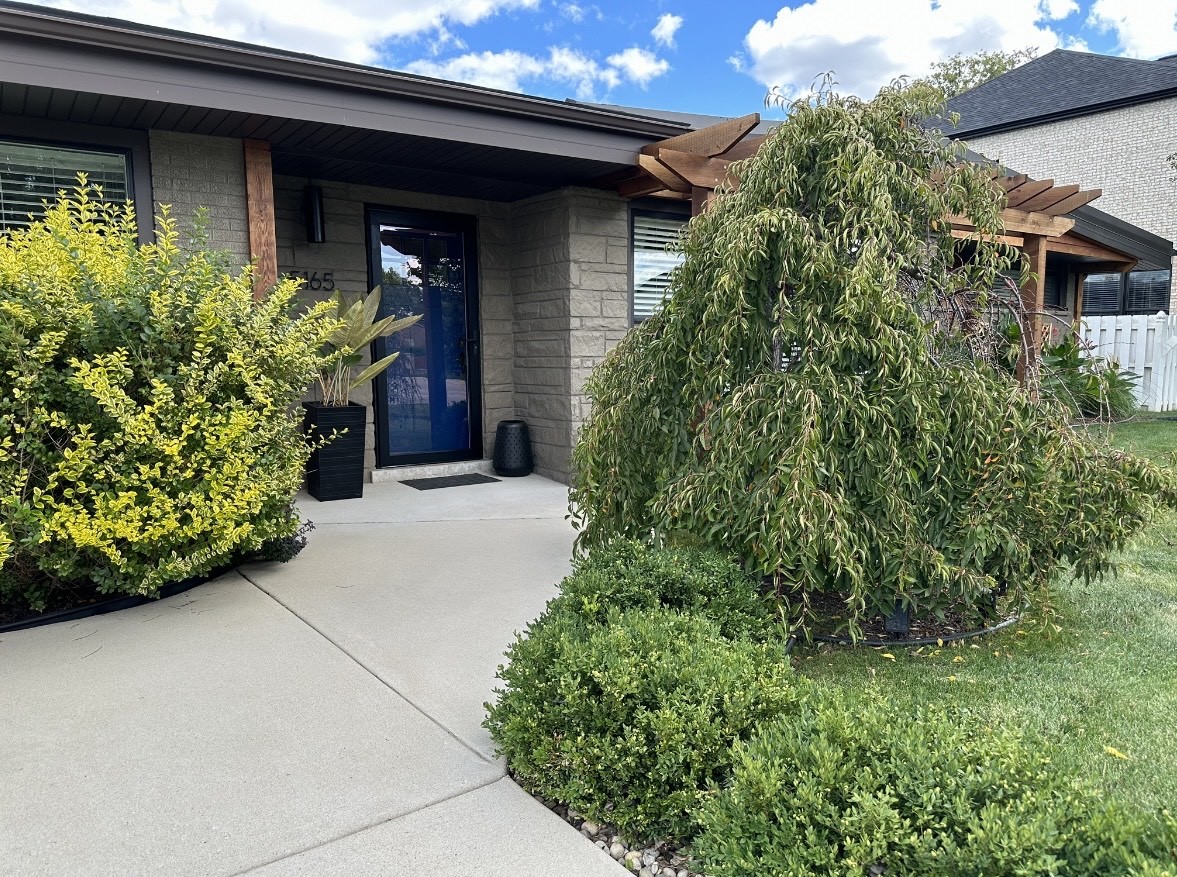 5165 N Canfield Avenue