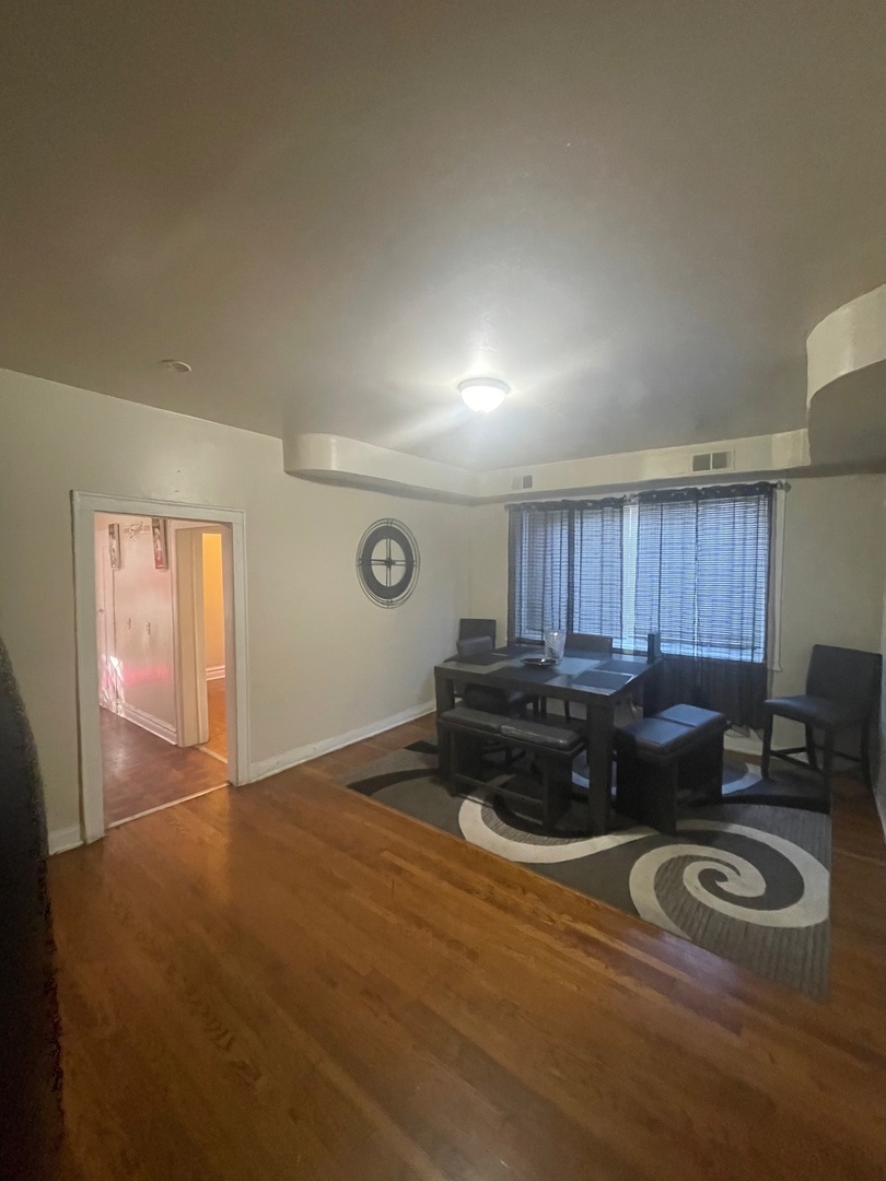 4123 W Washington Boulevard